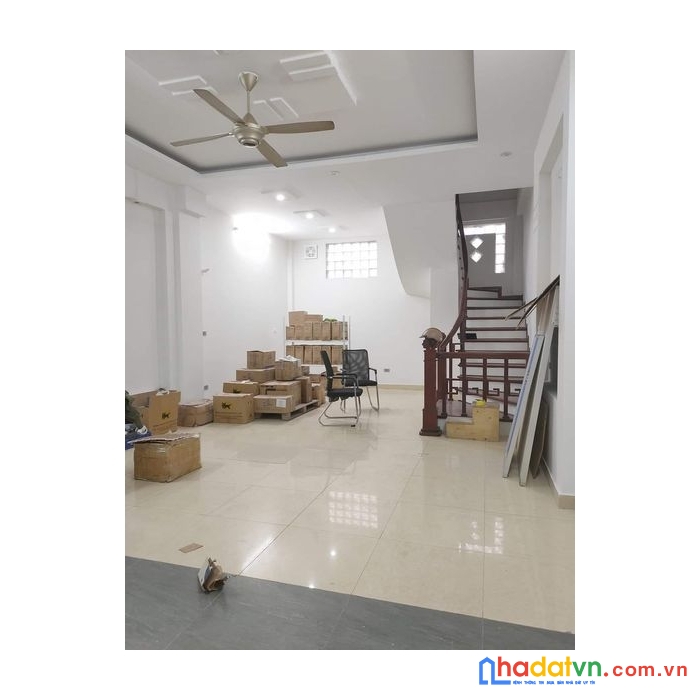 Hot!! xem ngay  nhà quan hoa cầu giấy 45m2, 5 tầng đẹp, cạnh phố nhà đẹp, chắc chắn ở ngay chỉ 6