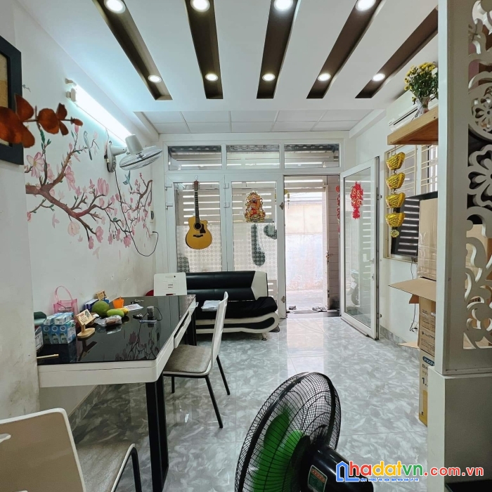 Nhà rẻ đẹp diện tích 44 m2 ngang 3.35 x 13,5m- 3 tấm- 3 pn-5wc hơn 5 tỷ
