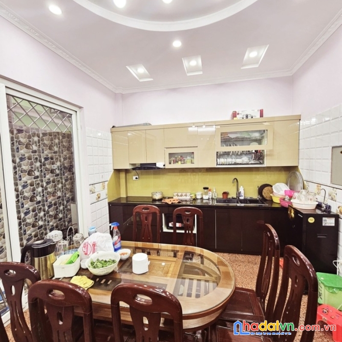 Bán nhà mặt phố nguyễn khoái, hai bà trưng 70m x mt5m, ô tô, kd, giá 11 tỷ. lh: 0366051369