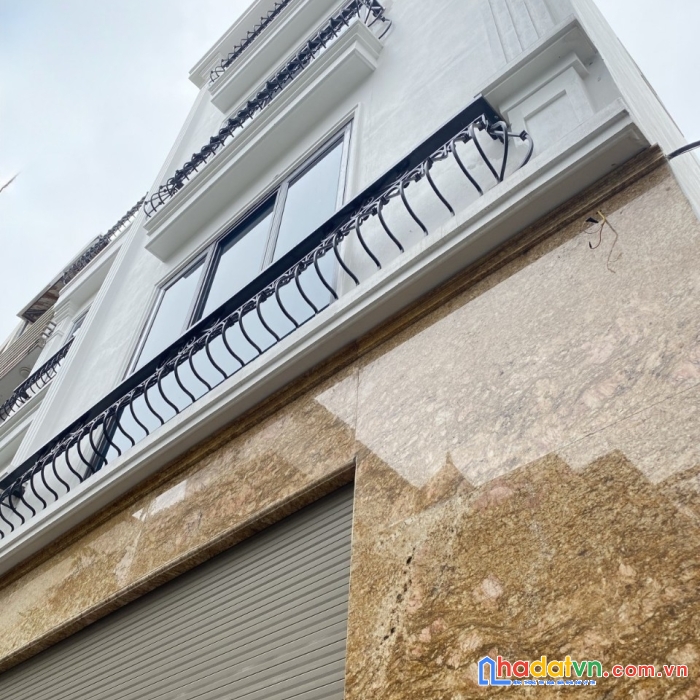 Bán nhà phú thượng, tây hồ, sát phố, lô góc, dt 45m, 4t, giá 6,2 tỷ.