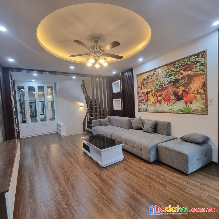 Nhà đẹp ở ngay hồ tùng mậu cầu diễn 48m 5 tầng mặt tiền 4.5m ngõ thông gần ô tô nhỉnh 4 tỷ lh