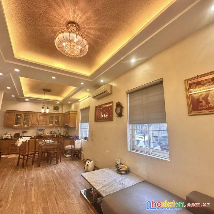 Siêu phẩm dân xây cực hiếm thạch bàn, 100m, ô tô, 3 tầng, giá chỉ 8 tỷ