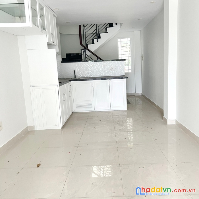 Căn góc 5 tầng mặt tiền đường hưng phú p8 q8 giá 8.9 tỷ