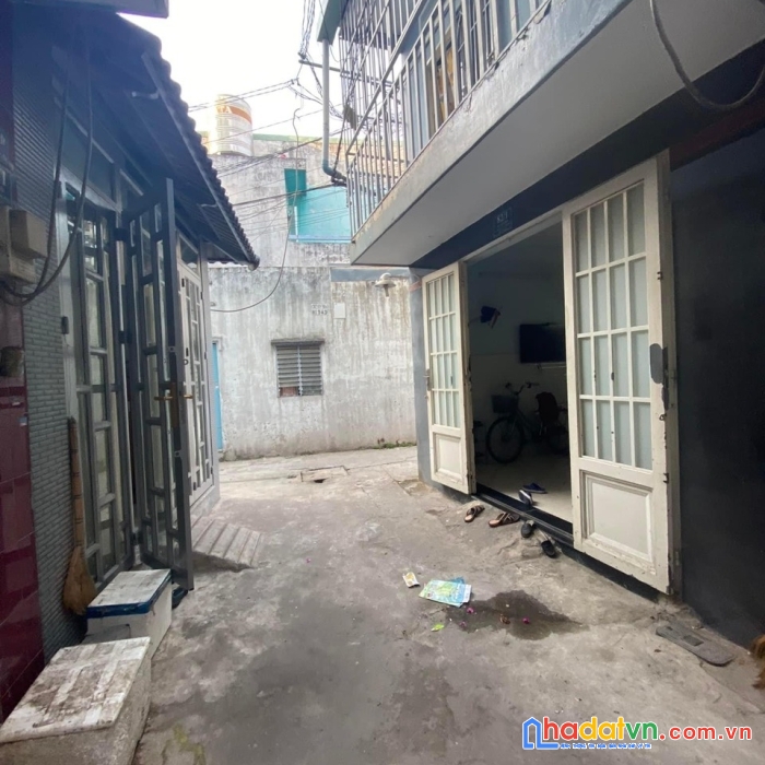 Nhà sát mặt tiền đường đỗ nhuận,2 tầng, hẻm 2m, 32m2 chỉ 3.35 tỷ, nhà mới ở ngay.