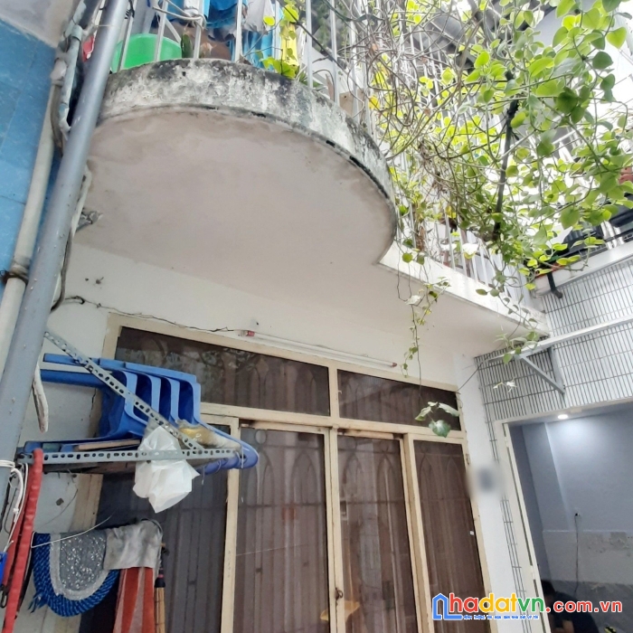 Nhà 2 tầng nở hậu hẻm 184 âu dương lân p3q8. giá 1,8 tỷ