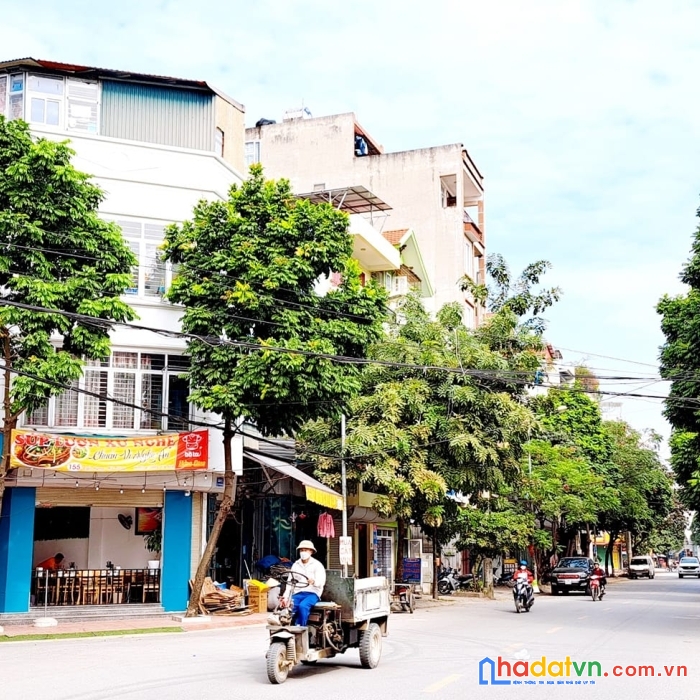 Bán đất kinh doanh đấu giá ngõ cổng xa la 50m 5.9 tỷ