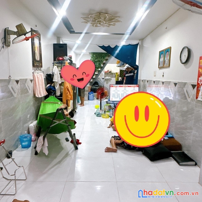 Bán nhà rẻ hẻm rộng 3,3m xóm chiếu q4 cách mặt tiền 25 m
 dt 36 m giảm 700 triệu còn hơn 3 tỷ - 4