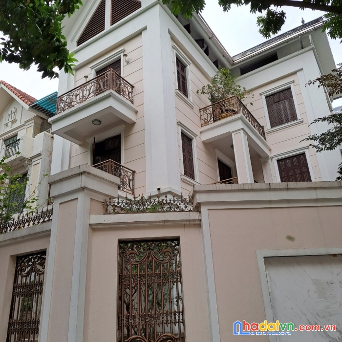 Bán bt căn góc đường bùi xuân phái, đt 240m2, xây dựng 4 tầng. giá thỏa thuận
