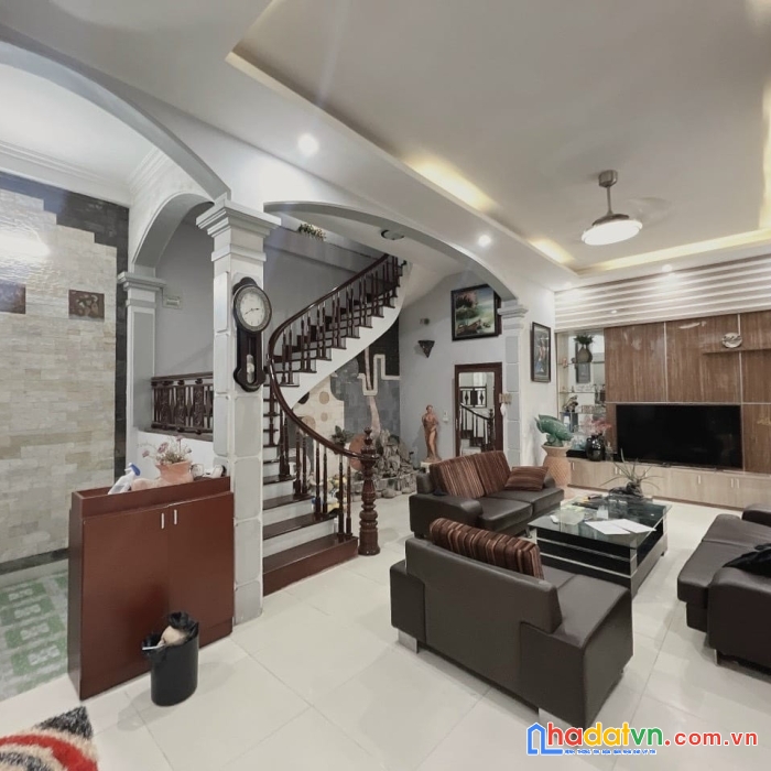 Cực phẩm !! xem ngay  nhà ở phố trần thái tông cầu giấy 60m2, mặt tiền 5m, 5 tầng chủ tự xây dựng,