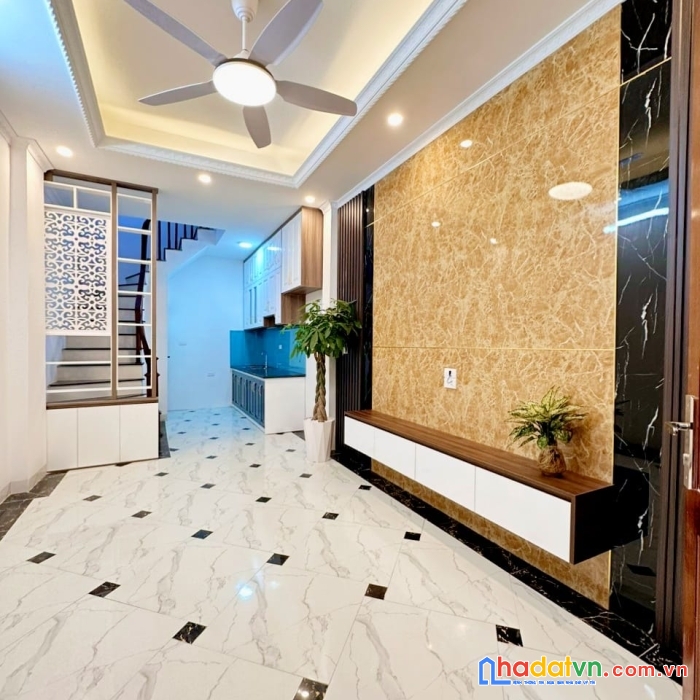 Bán nhà phố lạc trung kim ngưu  - gần ôtô gần phố quận hai bà trưng - giá: hơn 4 tỷ thiết kế hiện