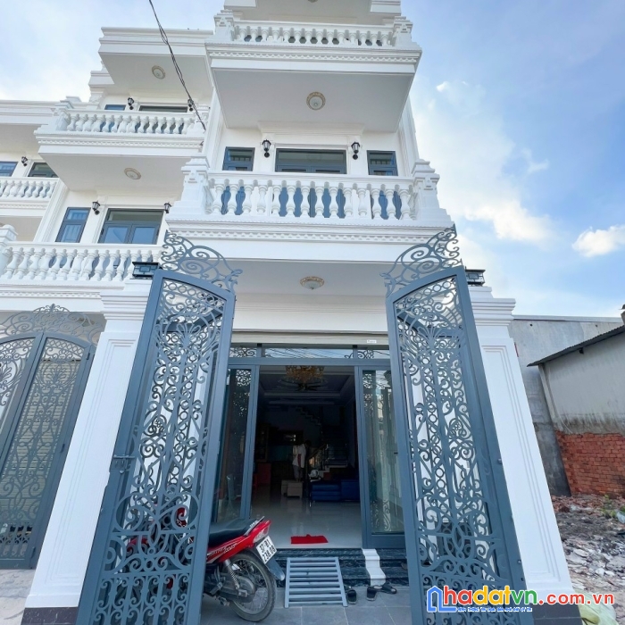 Nhà mới siêu sang, 1 trệt 2 lầu ngay big c, đường oto lớn chỉ 3 tỷ