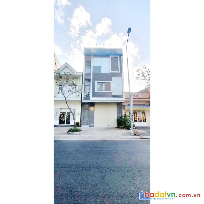 Nhà 2 lầu đường nguyễn tất thành, phường phước nguyên, tp. bà rịa