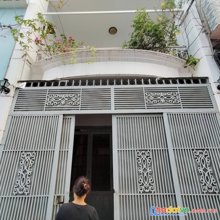 Hẻm ô tô thông tứ tung - gần trường chinh - 2 tầng - 60m2 - chỉ 4.5 tỷ