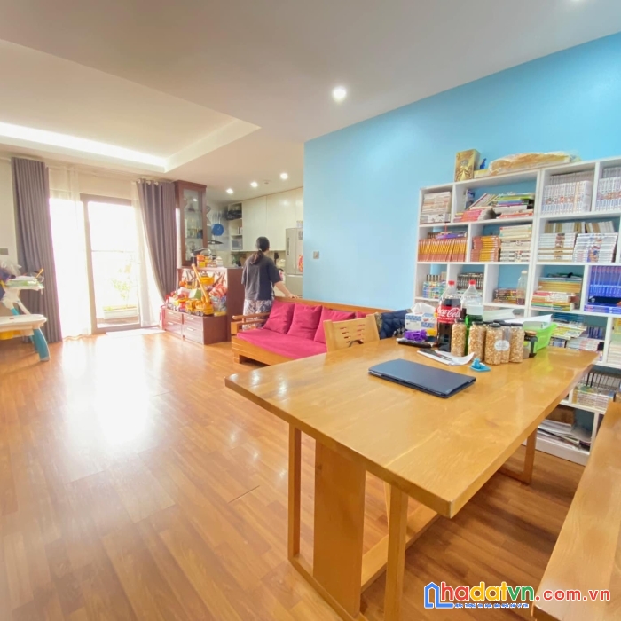 Bán căn hộ chung cư homecity 177 trung kính, tòa v4 lô góc, 3 ngủ, full nội thất, nhà thoáng mát