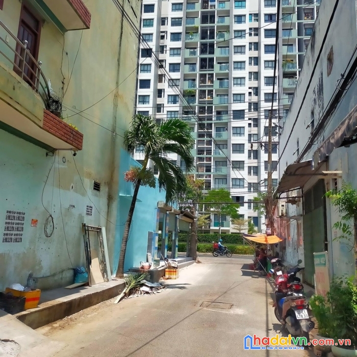 Bán nhà 2 tầng đường hương lộ 3, hẻm ô tô, 65m2 chỉ 4.4 tỷ, ngay aeon mall tân phú