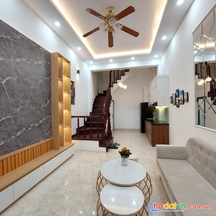 Bán gấp nhà hoàng mai, 35m2, 5 tầng, kinh doanh, nhỉnh 4 tỷ, 0814995566.