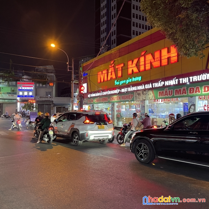 Mặt tiền ba vân tân bình- dt 4,5x14m2