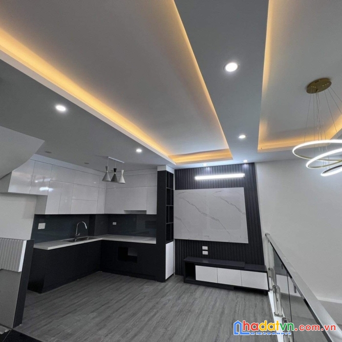 Hiếm!nhà mới đẹp lung linh nguyễn văn cừ,50m,6 tầng,thang máy,ô tô đỗ cổng.nhỉnh 7 tỷ