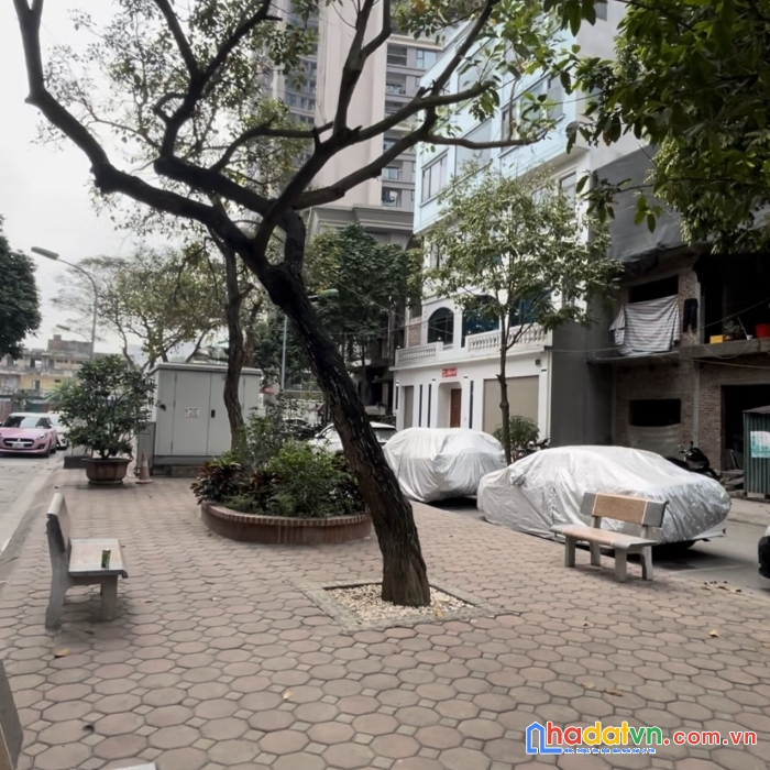 Bán nhà ngõ 37 nguyễn thị định, kinh doanh cực tốt. dt: 62m², giá 16,5 tỷ