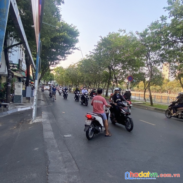 Mặt tiền kinh doanh buôn bán trường sa, p.2, phú nhuận.