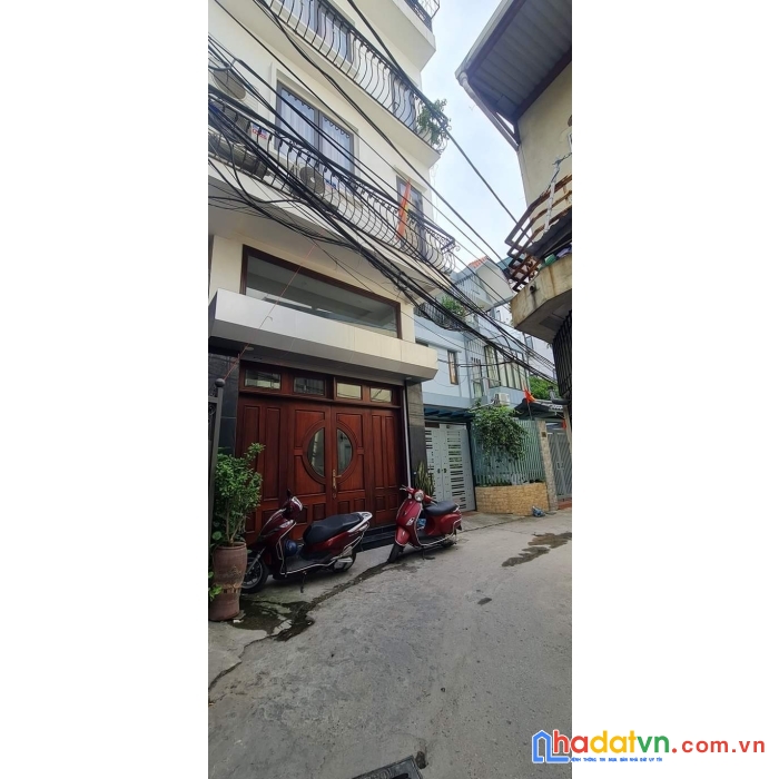 Bán nhà phố ngọc lâm long biên chỉ 6,1 tỷ với diện tích 44 m2 ngõ thông căn góc