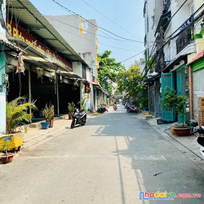 Bình tân 2 mặt hẻm xe hơi, đường số 9, bhh, 72m2 chỉ 5.6 tỷ, cho thuê 7 triệu