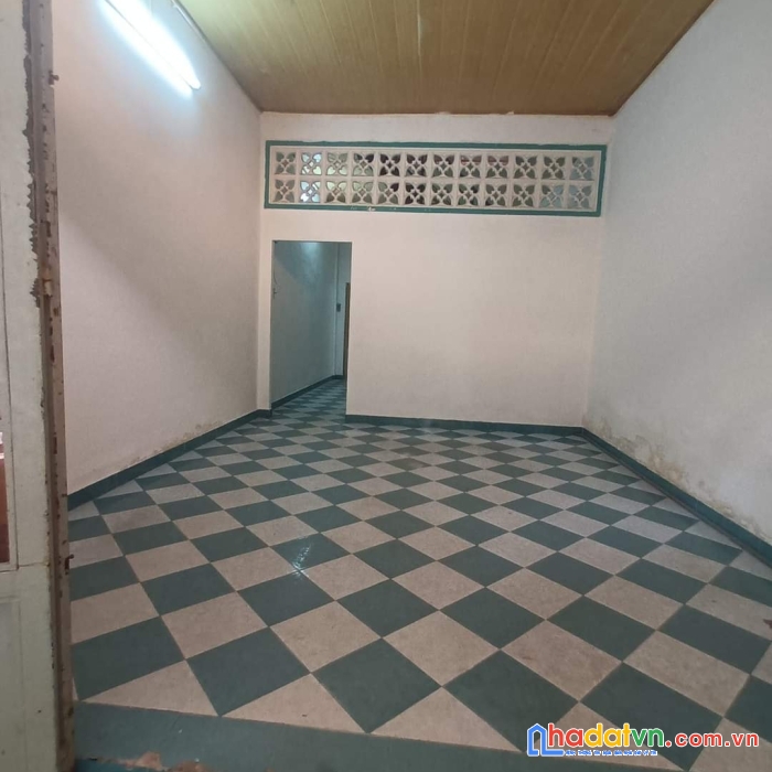 Quận 11 bán gấp nhà 90m2 hẻm 6m thông