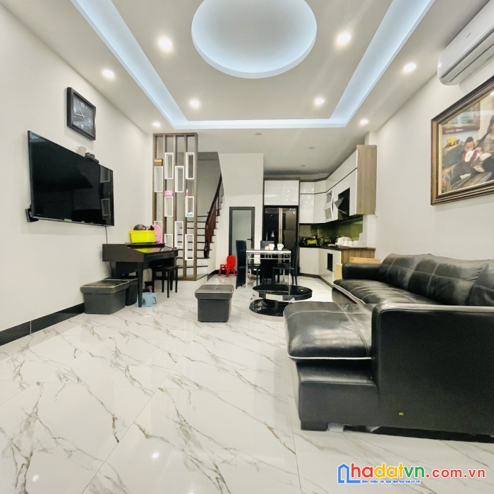 Bán gấp nhà minh khai, hbt, 5t, phân lô, ô tô. dt 40m nhỉnh 5 tỷ.