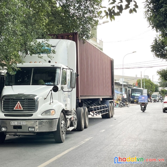 Mặt tiền kinh doanh đa ngành - gần ngã 3 đông quang - ngang gần 5m, 2 tầng. chỉ hơn 6 tỷ.