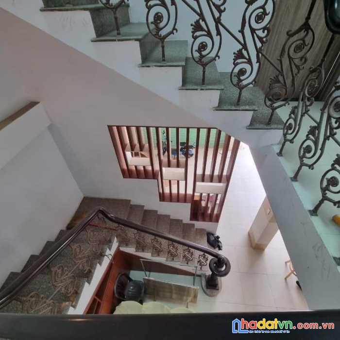 Bán nhà biệt thự 4 tầng tạ quang bửu quận, ngang 8.2x12.5, 93m2, chỉ 8.95 tỷ