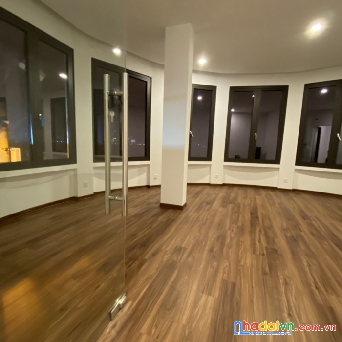 Chính chủ cần cho thuê nhà mặt hồ tây đường nguyễn đình thi quận tây hồ hà nội