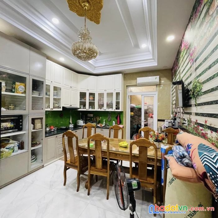 Quận 11 - bán nhà đường 3 tháng 2  dt 33 m2 , giá 4.x tỷ