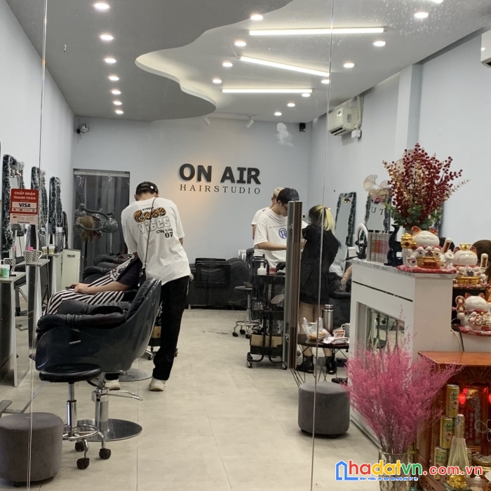 Cần sang lại tiệm tóc 205/1 nguyễn trãi,phường nguyễn cư trinh. quận 1, thành phố hồ chí minh