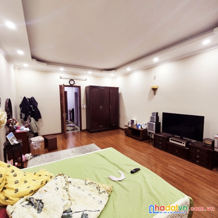 Mặt phố, 2 thoáng, nguyễn khoái 74m x 4 tầng, mt4,3m giá 11 tỷ,
