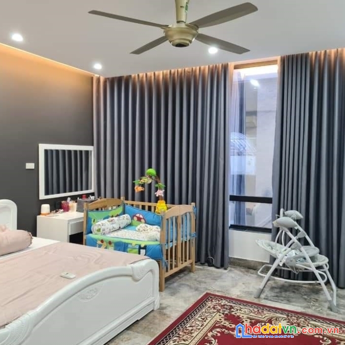 Hàng độc mặt phố nguyễn thái học 47 m x 4 tầng. mt4.1m giá 15.5 tỷ.