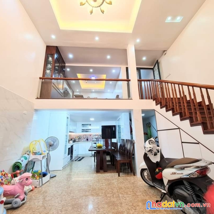 Gần ô tô - full nội thất - nhân hòa nhỉnh 6 tỷ