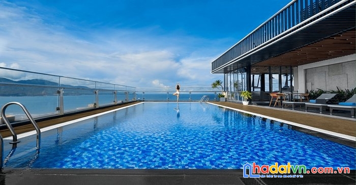 Chủ cần chuyển nhượng khách sạn biển 4 sao mỹ khê quận sơn trà. đà nẵng. 20 tầng