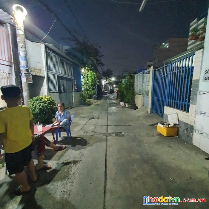 Chính chủ gấp bán nhà 4 tầng đường bình trị đông, hẻm xe hơi, 50m2 chỉ 5.2 tỷ