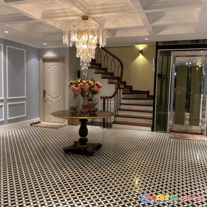 Khu vip lâm hạ, 5 tầng, thang máy, nhà đẹp long lanh, ở luôn.