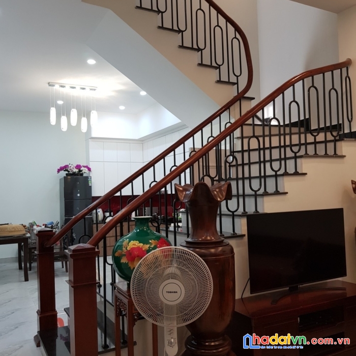 Bán nhà thượng đình thông nguyễn trãi, cạnh royal city, 51m2, 4 tỷ 2.
