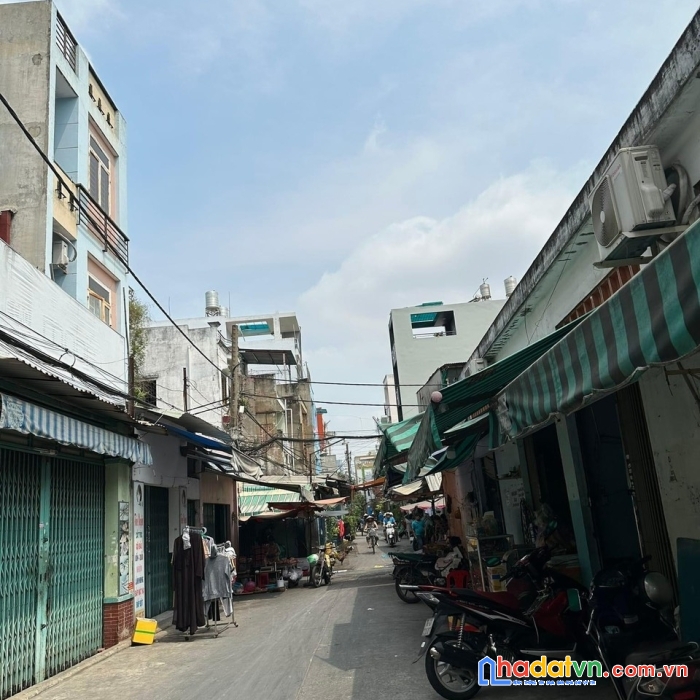 Bán nhà 2 tầng đường khuông việt, hẻm xe hơi vào nhà, 84m2 chỉ 8.55 tỷ, giáp quận 11.