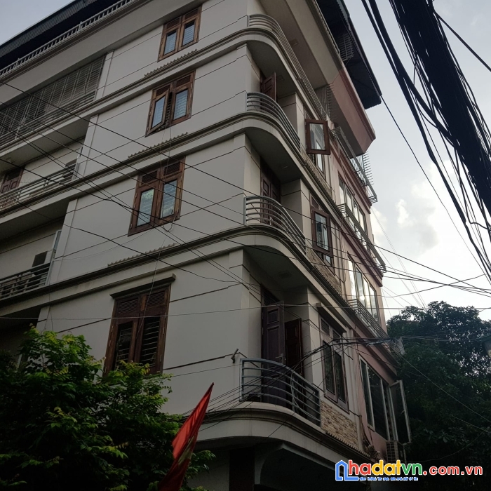 Bán nhà 8 tầng lô góc gar a ô tô phố phùng chí kiên cầu giấy.