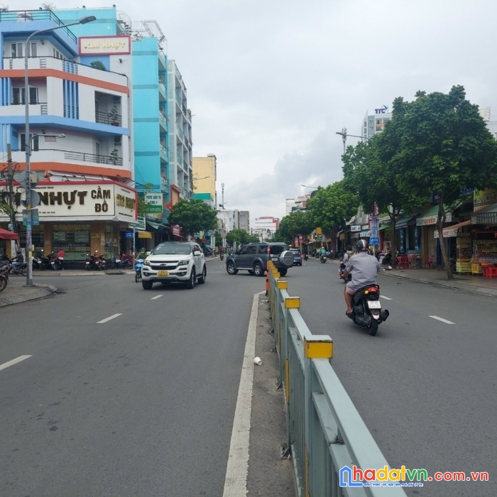 Bán nhà mtkd đoạn vip nhất lũy bán bích giao với hoà bình 90m2 nhỉnh 17 tỷ