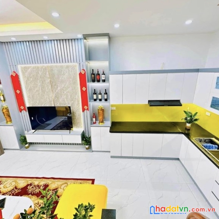Bán nhà lạc long quân 43m 3.8 tỷ- cách ô tô tránh 20m