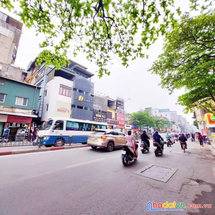 Mảnh đất vàng  còn sót lại  trung tâm đống đa - cực hiếm - cực đẹp - 71m2 ,mt 8m , giá chỉ 5.5 tỷ .