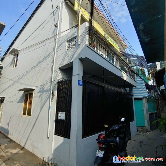 Nhà phường quyết thắng, 2 mặt tiền, giá chỉ 2,25 tỷ, 1 trệt 1 lầu sổ riêng thổ cư, biên hòa, đồng