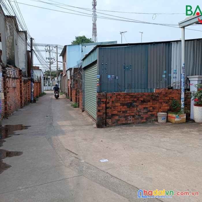 Bán đất tặng nhà cấp 4 bửu hòa giá cực tốt, gần vòng xoay cầu hang chỉ 1ty450