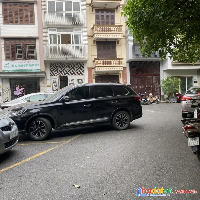 Vạn bảo cực hiếm - phân lô - gara- dòng tiền khủng- mt gần 5m