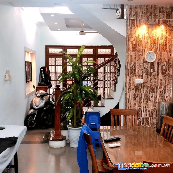 Bán nhà lương định của, phương mai, đống đa, gara ô tô, kinh doanh 39m2, mặt tiền 3,8m.