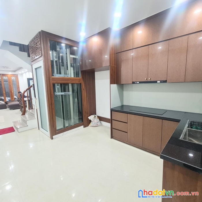 Bán nhà riêng phố trần đại nghĩa, diện tích 65m giá trên 7  tỷ, 5 tầng, cách phố 30m. kinh doanh